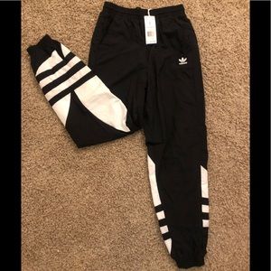Women’s joggers
